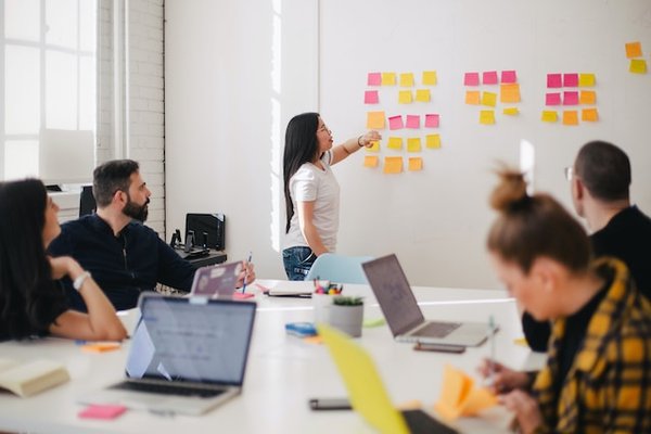 Comment se former avec des services en ligne